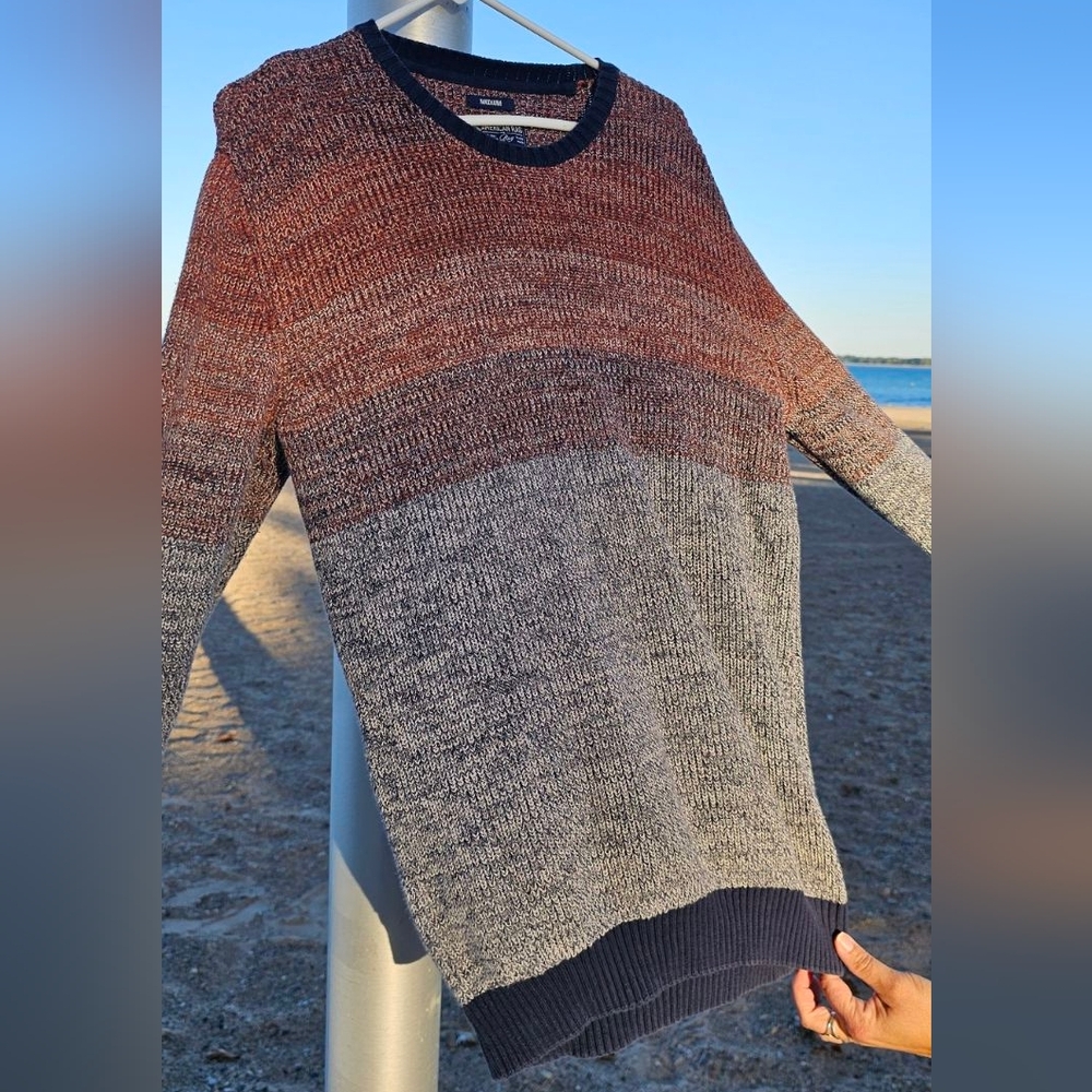 American Rag Pullover Sweater Size Medium Shades of Navy and Orange long-sleeved